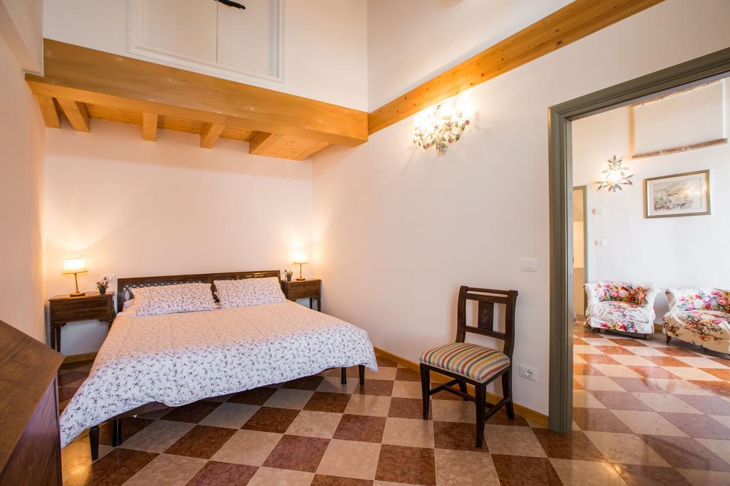 Le Camerine Apartment Water Front Toscolano Maderno Eksteriør billede