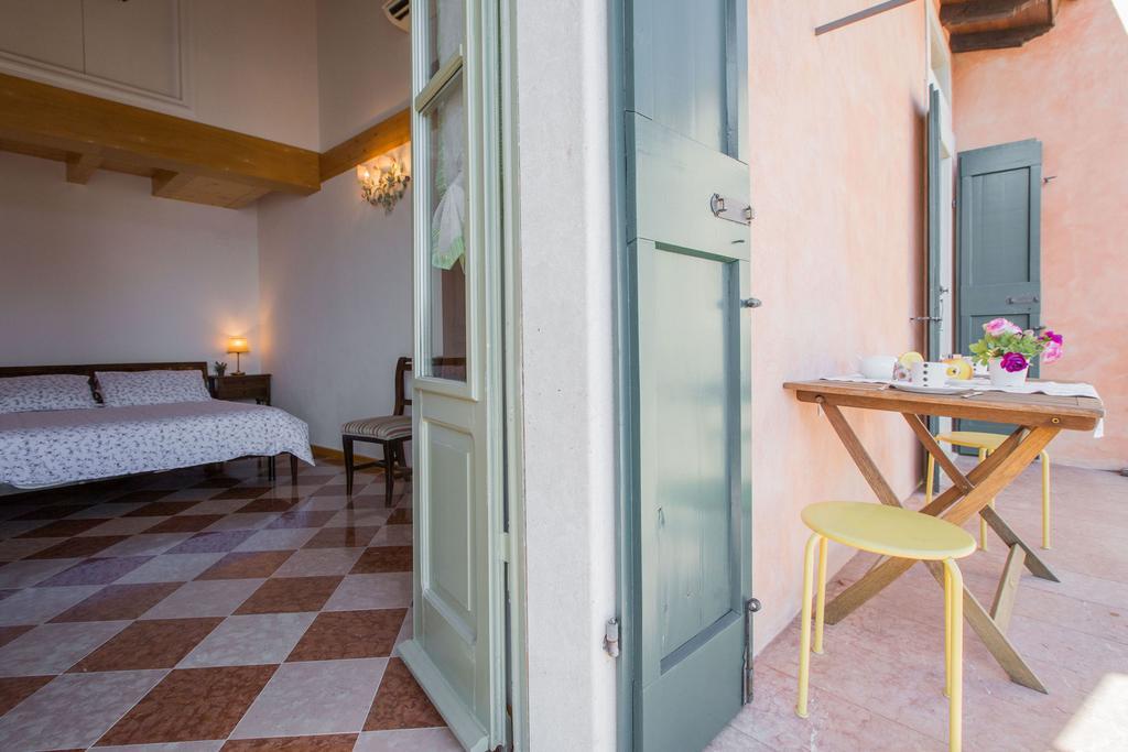 Le Camerine Apartment Water Front Toscolano Maderno Eksteriør billede